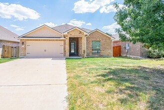 Building Photo - 4831 Rosaline Dr