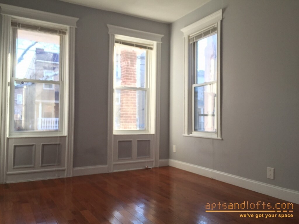Primary Photo - 570 Elton St