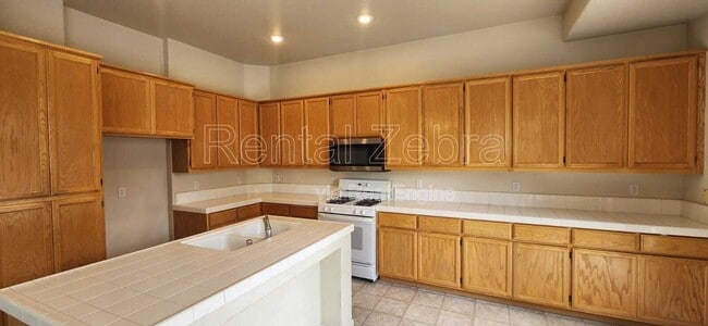 Foto del edificio - 3795 Swan Ave
