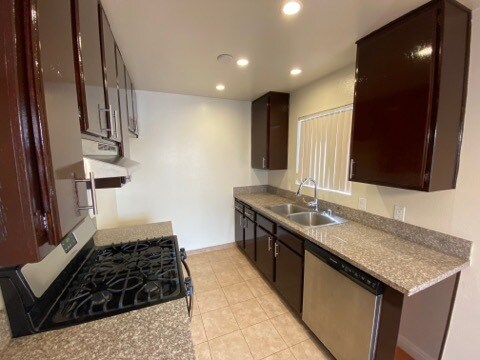 Building Photo - 1049 Winchester Ave