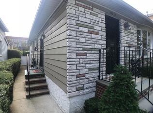 Building Photo - 160-28-128 73rd Ave