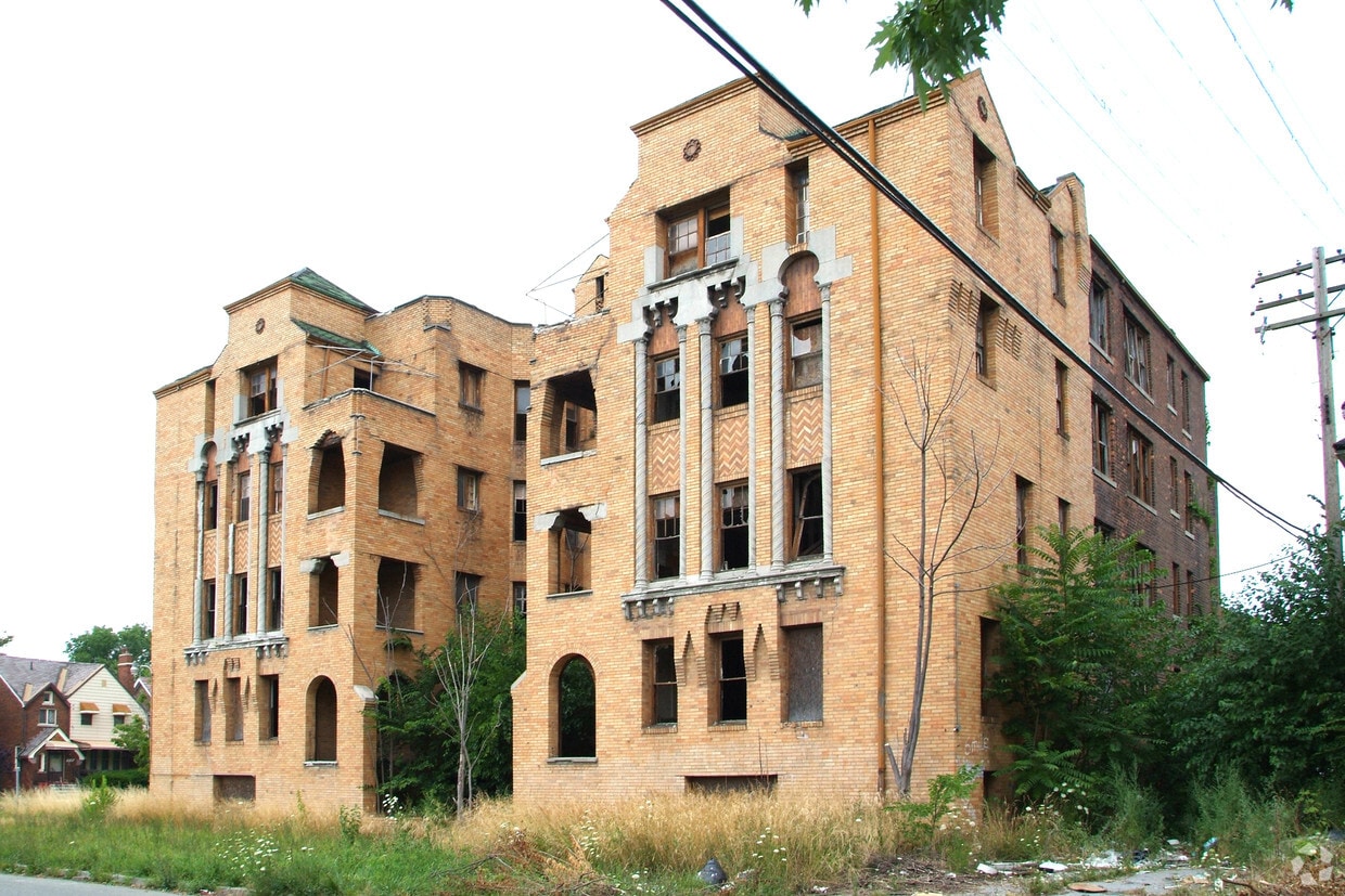 Building Photo - Buena Sala Apartments