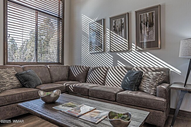 Foto del edificio - 3350 W Sugar Pine Way