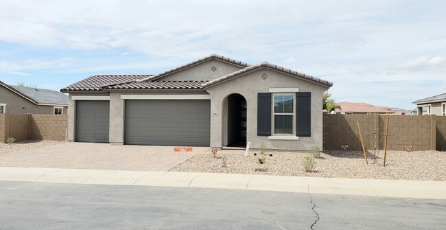 Foto del edificio - The 2 YEARS NEW 4 bedroom + 3 car garage r...