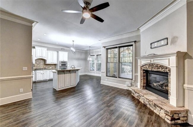 Foto del edificio - 7544 Portbury Park Ln