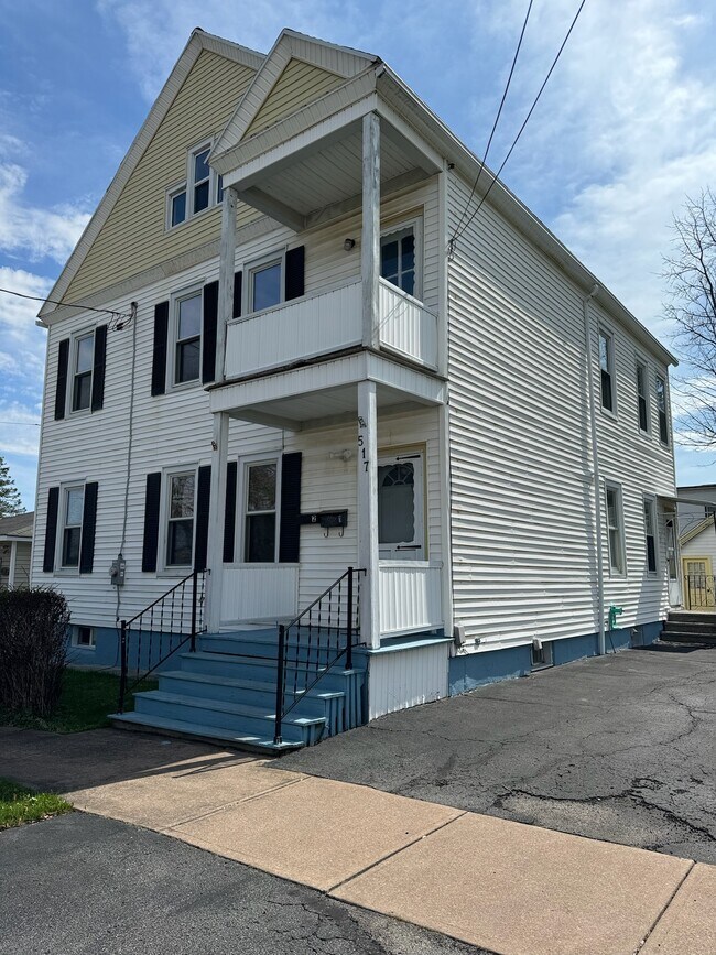 Building Photo - 517 Niagara St