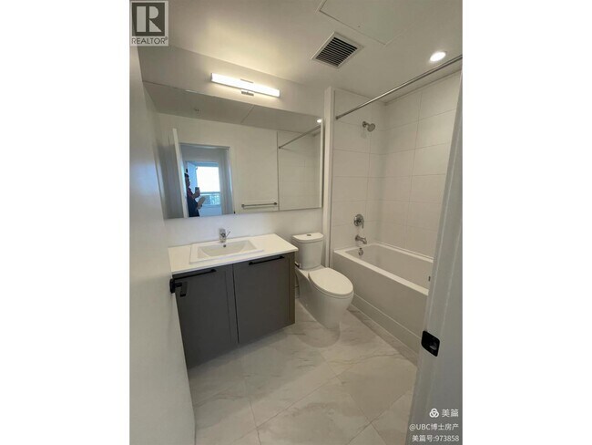 Building Photo - 9228-9228 Slopes Mews