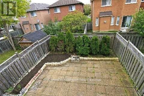 Building Photo - 41 Bridlepath St