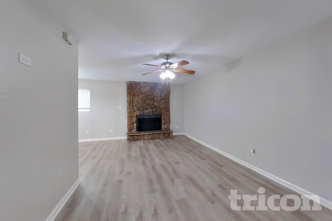 Building Photo - 1438 Peach Spring Dr