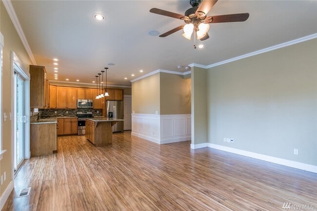 Foto del edificio - 16619 249th St E