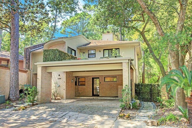 Building Photo - 201 Vanderpool Ln