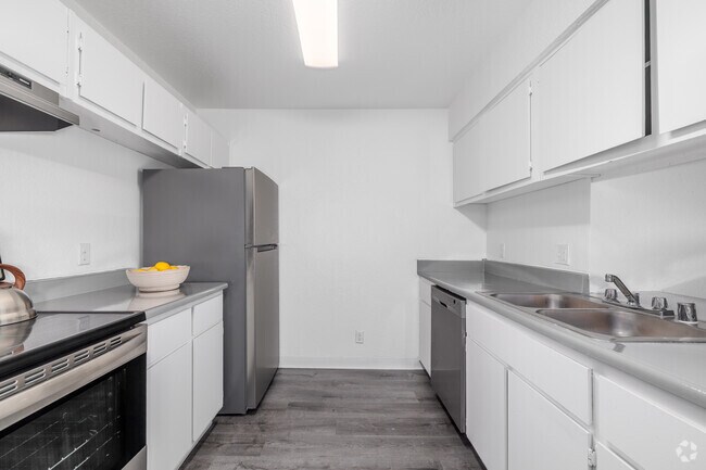 2 habitaciones, 1 baño - 848 pies cuadrados - Cocina - Longhorn Pavilion