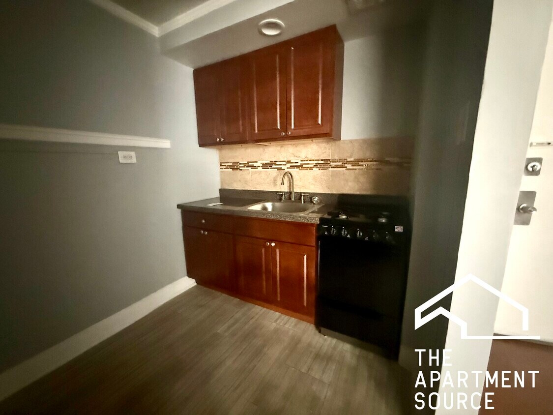 Foto principal - 6930 N Greenview Ave