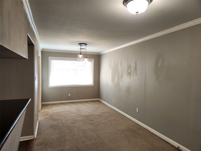 Building Photo - 6418 Woodbrook Ln