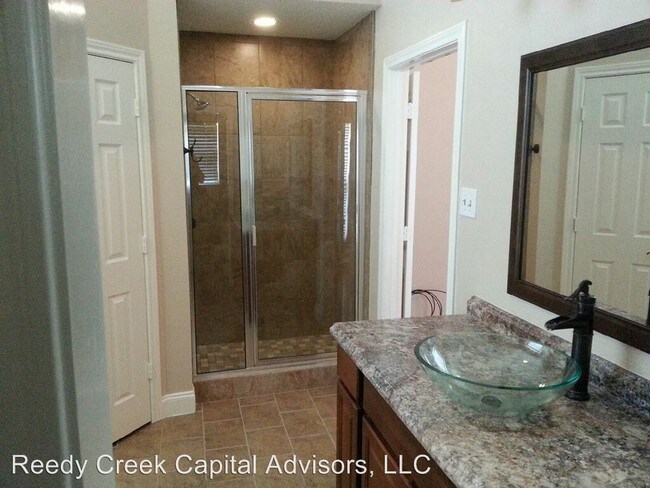 Building Photo - 7108 Oakview Ct