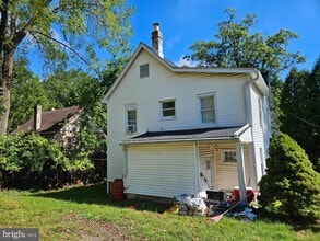 Building Photo - 106 N Valley Rd