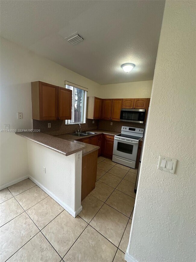 Foto del edificio - 1440 SE 24th Ct