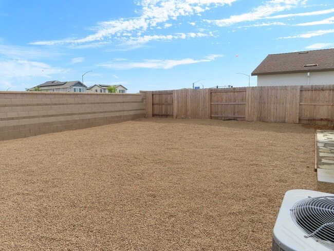 Building Photo - 12800 Spotted Wren Cir