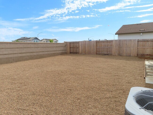 Foto del edificio - 12800 Spotted Wren Cir