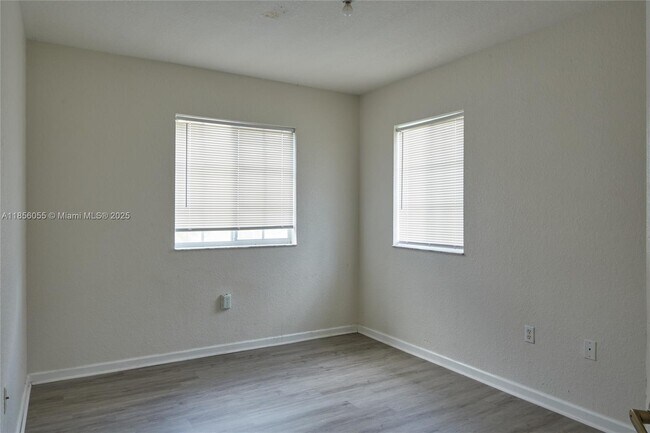 Foto del edificio - 27910 SW 140th Ave