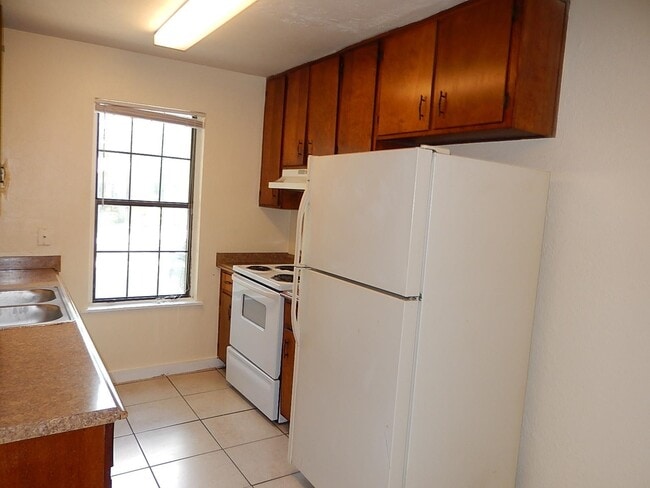 Foto del edificio - 3200 Nekoma Ln