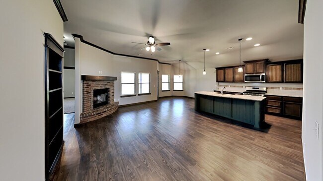 Building Photo - Very Beautiful Home in Mustang School Dist...