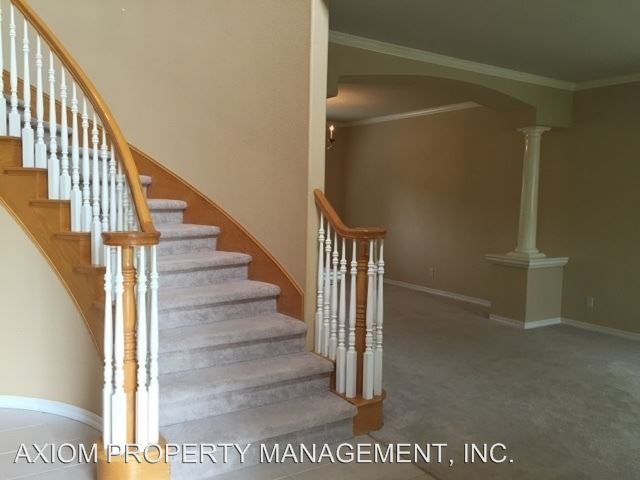 Building Photo - 4020 Luxor Ln
