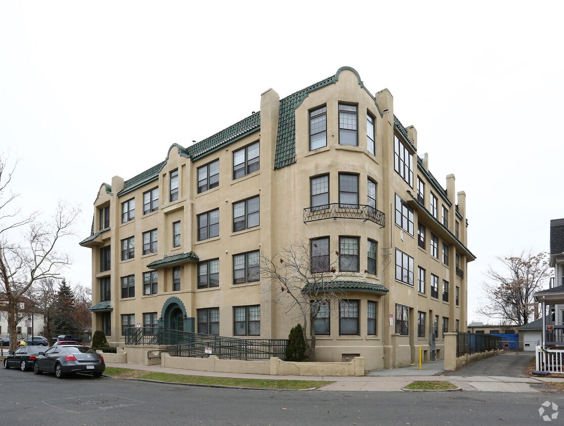 Foto del edificio - Kenwyn & Quadrangle Apartments