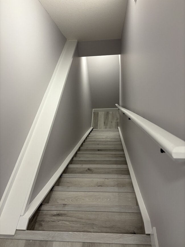 Building Photo - 10505-10563 63 Ave