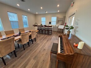 Building Photo - 504 Nursery Rd