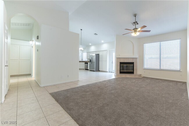 Foto del edificio - 3804 Banana Ct