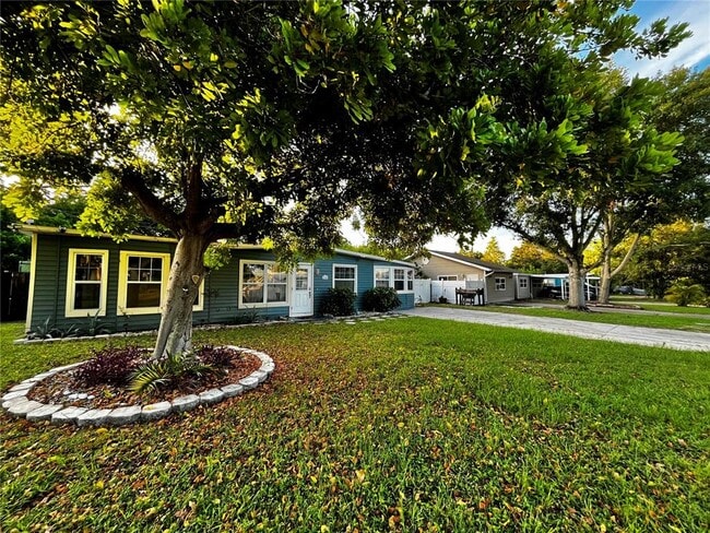 Building Photo - 6710 Kingswood Dr N