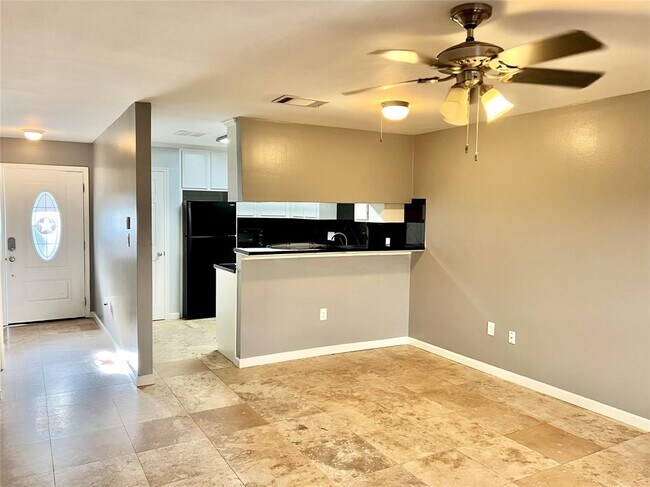 Building Photo - 13604 Ravensway Dr