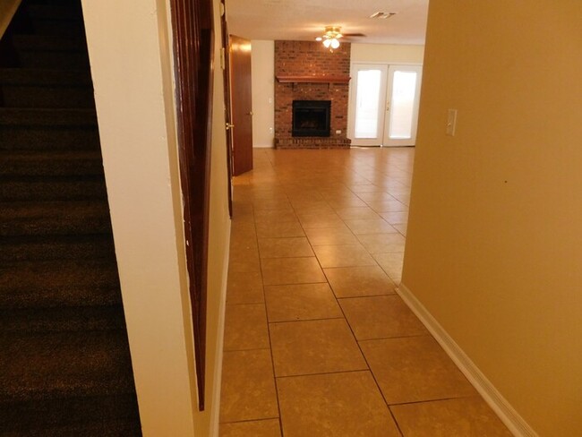 Foto del edificio - 3 bedroom Westside townhome