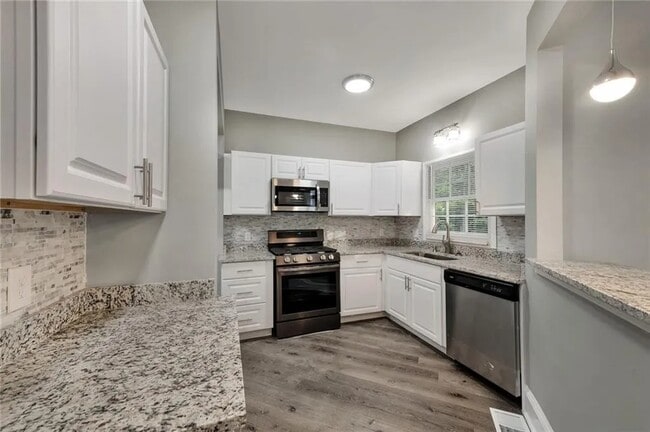 Building Photo - 1054 Brandon Ln