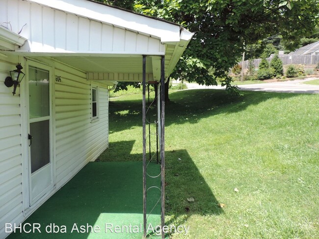 Foto del edificio - 2 br, 1 bath House - 605 N Jefferson Ave