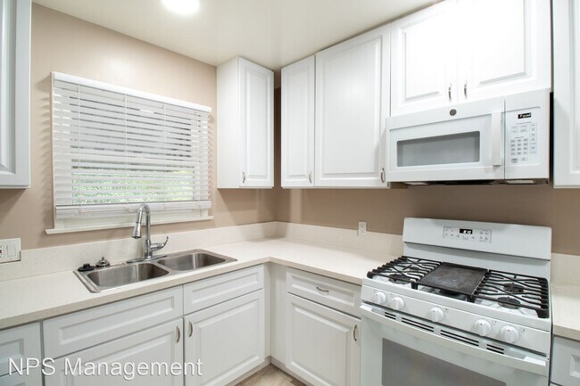 Foto del edificio - 2 br, 1 bath Apartment - 2247 Earl Avenue ...