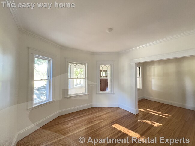 Foto del edificio - 303 Alewife Brook Pkwy