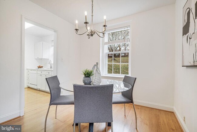 Foto del edificio - 3701 39th St NW