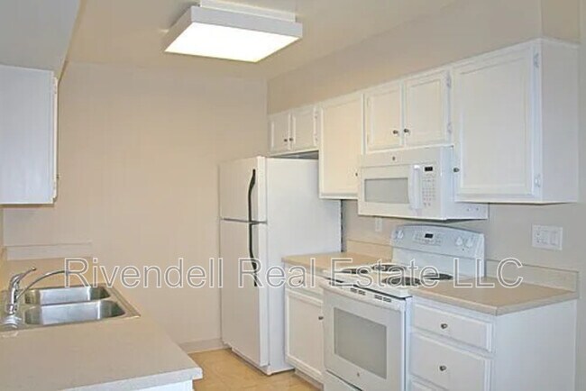 Foto del edificio - 765 Canyon Dr