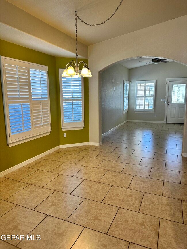 Foto del edificio - 5429 Francisco Roque Dr