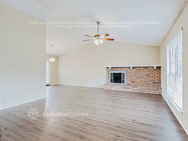 Foto del edificio - 503 Thorn Wood Dr