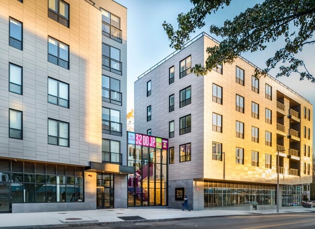 Photo - 3200 Washington Apartments