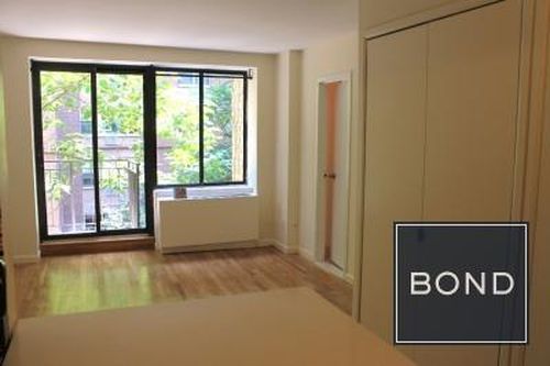 Building Photo - 284 Mott St