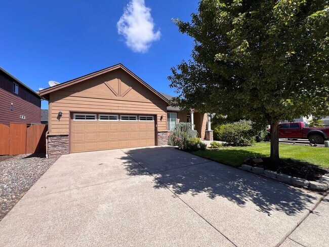 Foto del edificio - Custom Ranch Home in Sunnyside/Orchards
