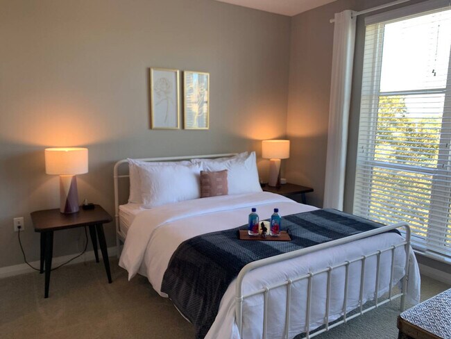 Building Photo - 443 W Rich St