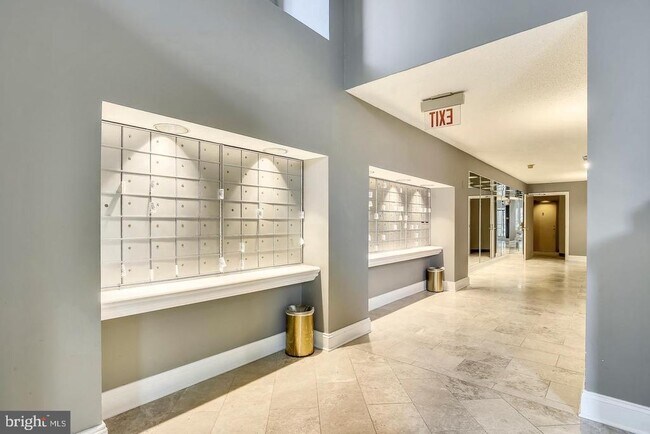 Foto del edificio - 2111 Wisconsin Ave NW