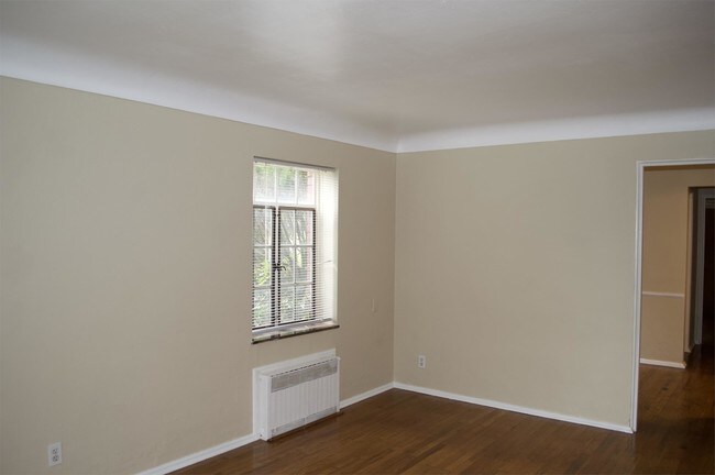 Foto del edificio - 2255 Sherwood Ave