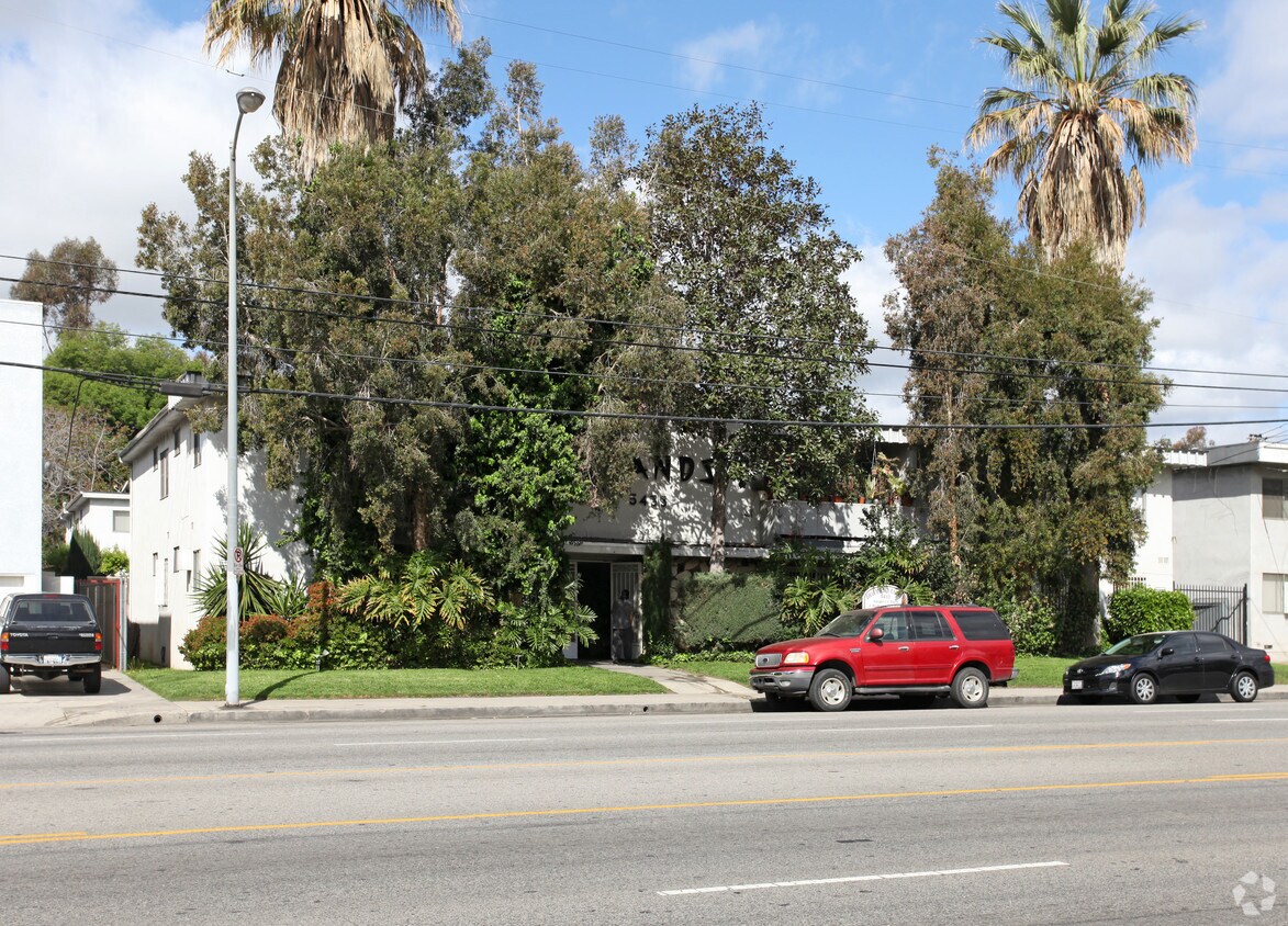 Foto principal - 5433 Sepulveda Blvd