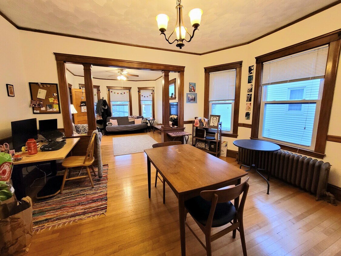 Primary Photo - 52 Chester St